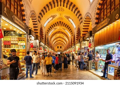 ISTANBUL_VELKY BAZAR.webp